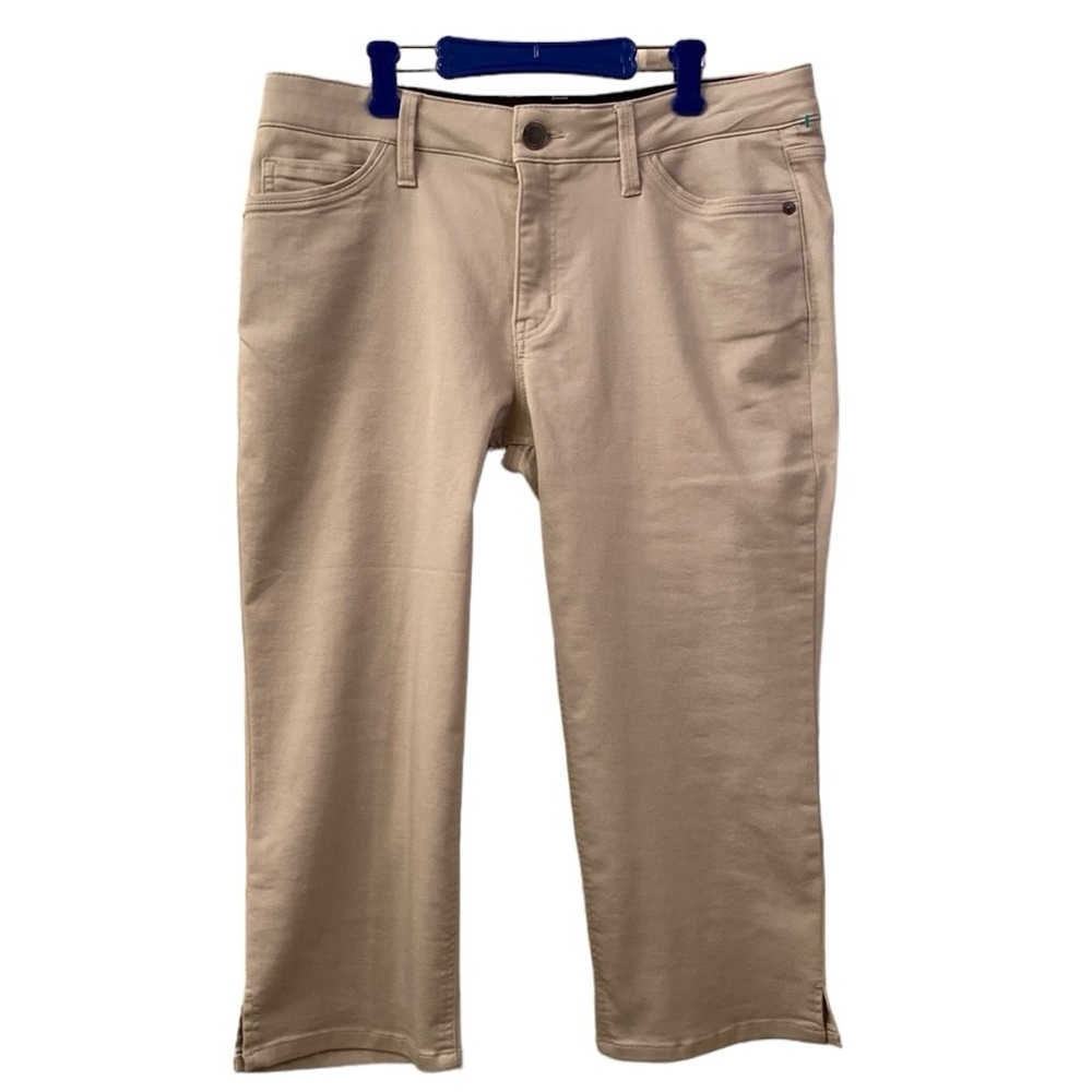 Liz Claiborne Tan Straight-Leg Capri Pants